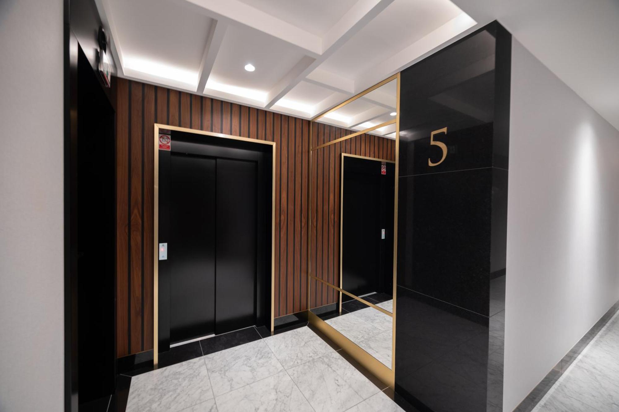 Apartment Brabank Riverside Stara Stocznia Premium Sauna & Gym グダニスク エクステリア 写真